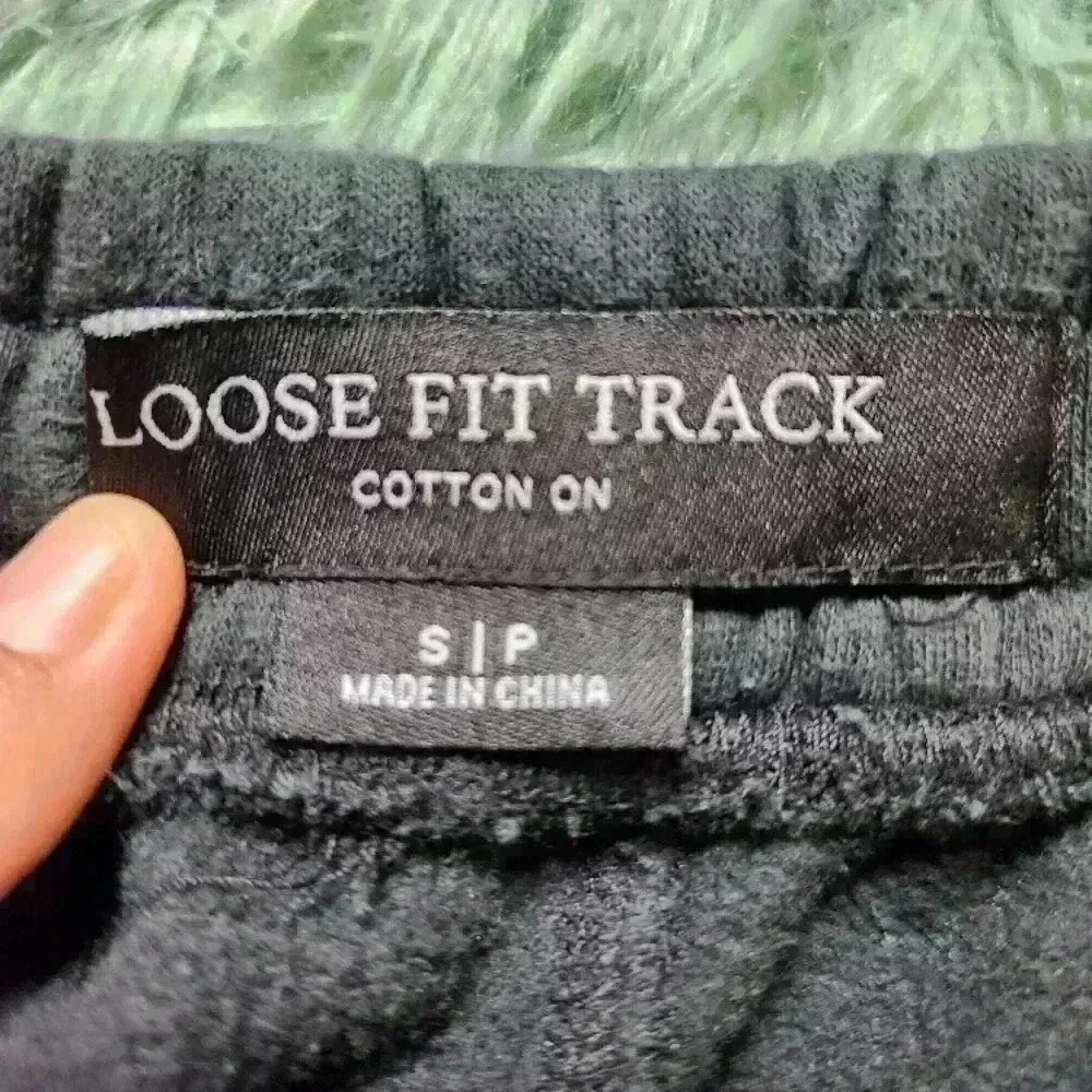 Loose Fit Track Cotton On Men's Black Jogger Pants size Small - Picture 6 of 7